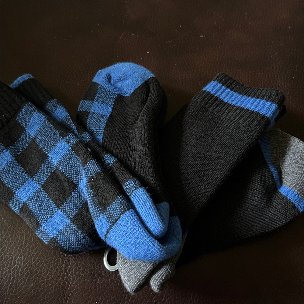 Socks thermal 2 pr boys new size 10-2.5 new 88% polyester Olefin rubber spandex